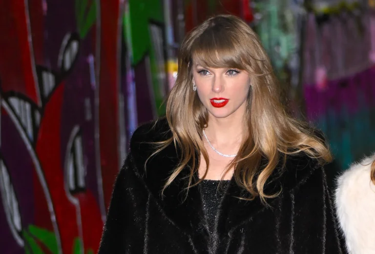 ‘By far the dumbest’: Right ruthlessly ridiculed for new Taylor Swift conspiracy theory