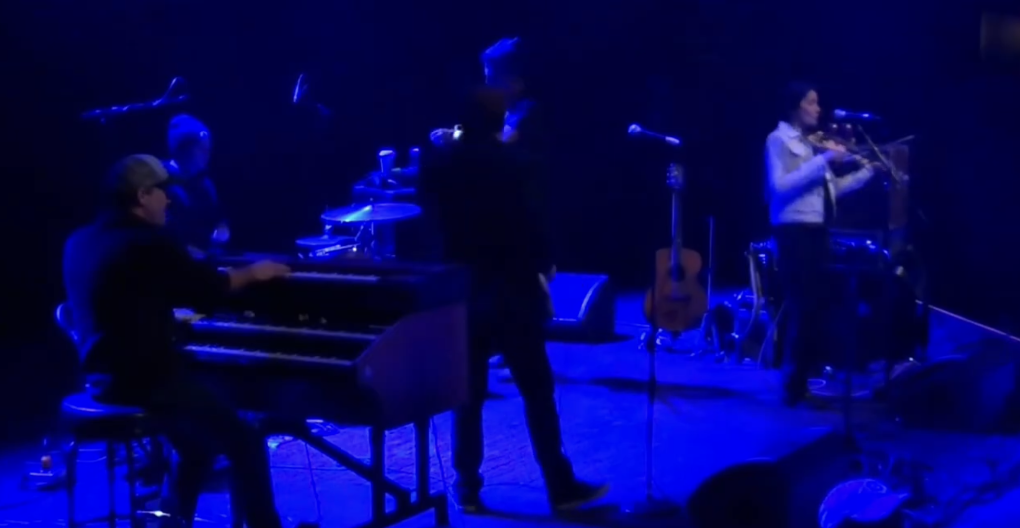 Donna The Buffalo @ Town Ballroom