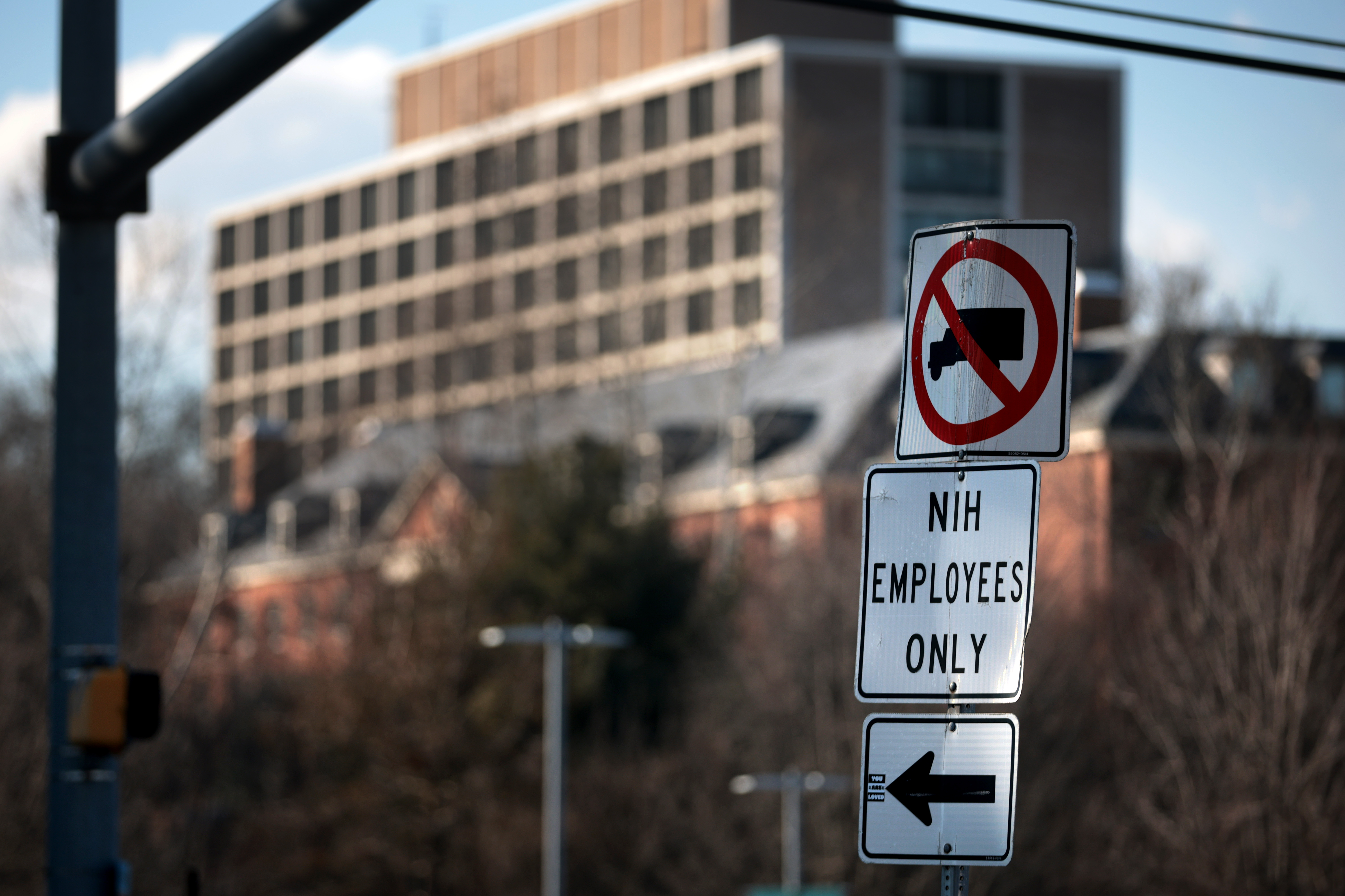 White House Finds Workaround to Shut Down NIH-Backed Medical Research