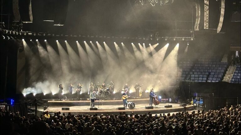 <div>Mumford & Sons – Little Lion Man (Live at KeyBank Center, Buffalo, NY – 10/16/2025)</div>