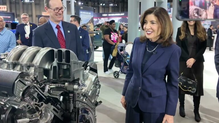 B-ROLL: Governor Hochul Tours New York International Auto Show